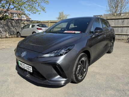 MG MG4 64kWh SE Long Range Auto 5dr HK23UZC  2023 (23)  25,000 miles Electric £13,000